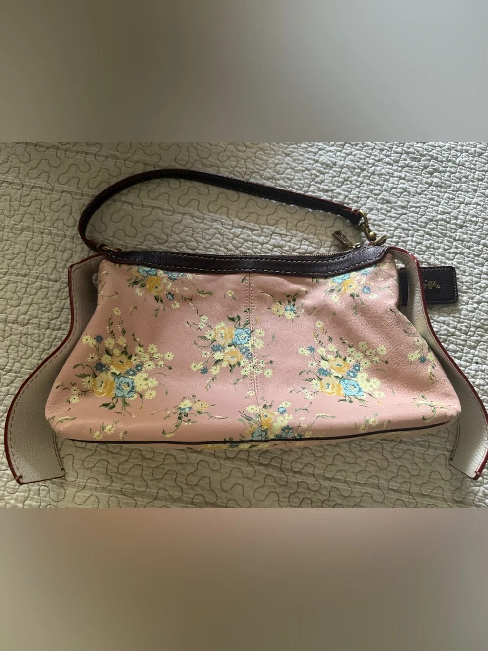 Coach 1941 Bandit 39 Hobo in Chalk with Gold Hardware